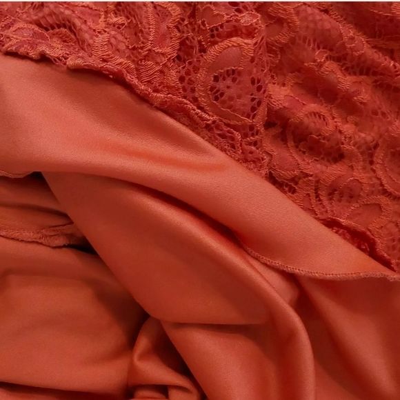 B Darlin Junior's Red Lace Fitted Dress Size 1/2 - Picture 6 of 8